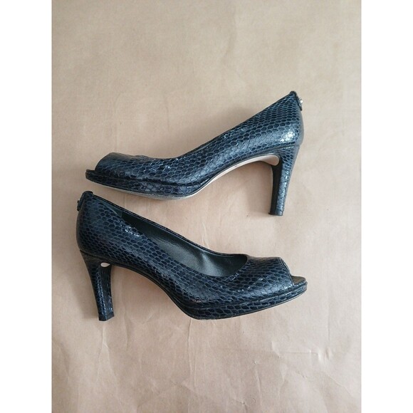 Stuart Weitzman Blue Snakeskin Peep Toe Pumps Size 7N Mob Wife Glam Heels - Picture 3 of 8